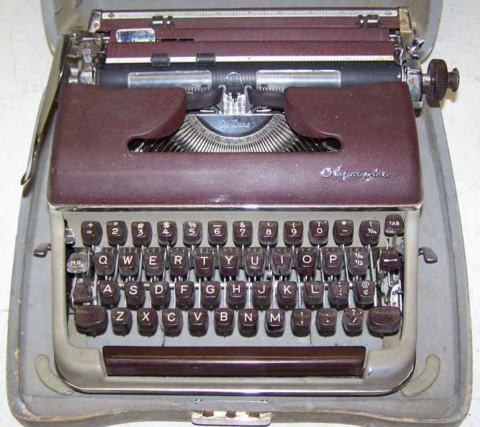 Vintage Olympia DeLuxe Typewriter in Case Made in Germany eBay